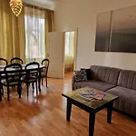 Old Town Luxury Apartment