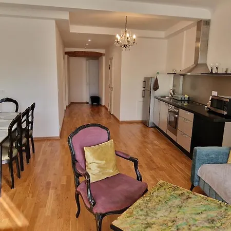 Apartment Old Town Luxury