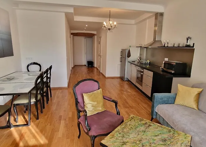 Apartment Old Town Luxury